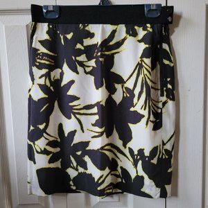 Size 4 Navy Blue, Yellow and Cream colored Skirt